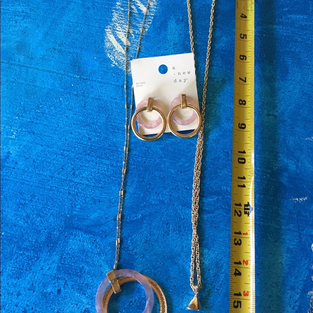 2 Necklace and 1 pairs of earrings - Picture 4 of 7